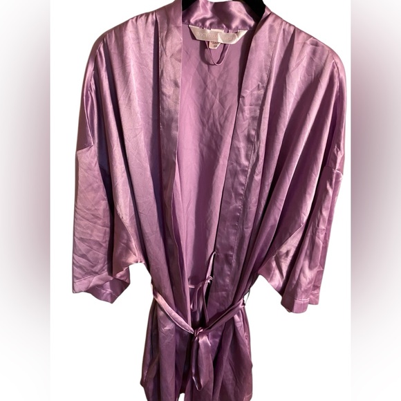 Victoria Secret Intimates Satin Lavender Robe with Belt- One Size - Picture 3 of 9
